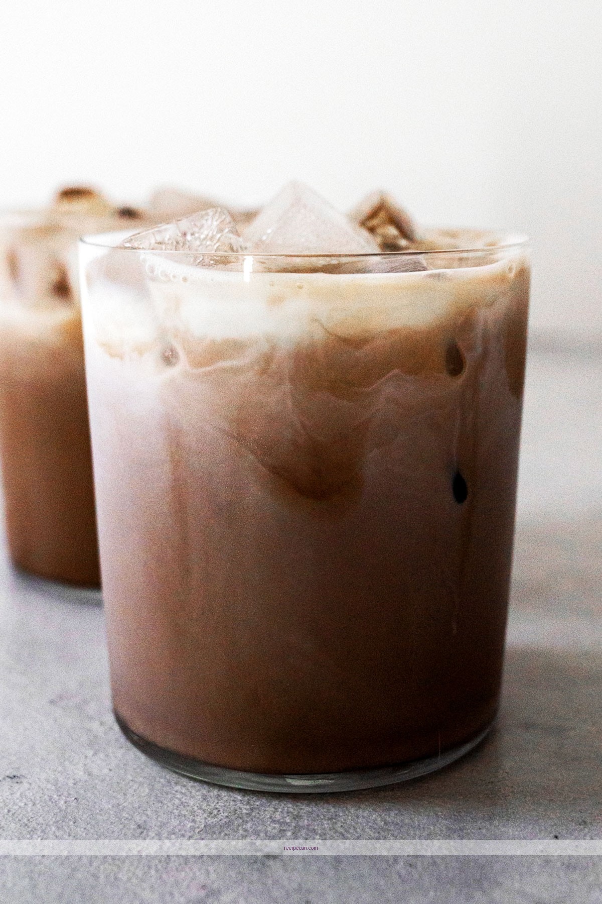 Coffee Lovers Reading Iced Mocha Guide Expert Crafting Iced Mocha - iced mocha coffee recipe