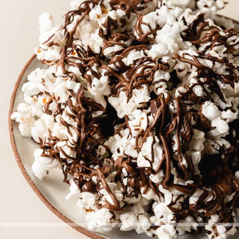 Delicious Chocolate Drizzle Popcorn Recipe You’ll Love