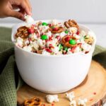 Festive Holiday Popcorn Recipe: A Fun and Delicious Treat