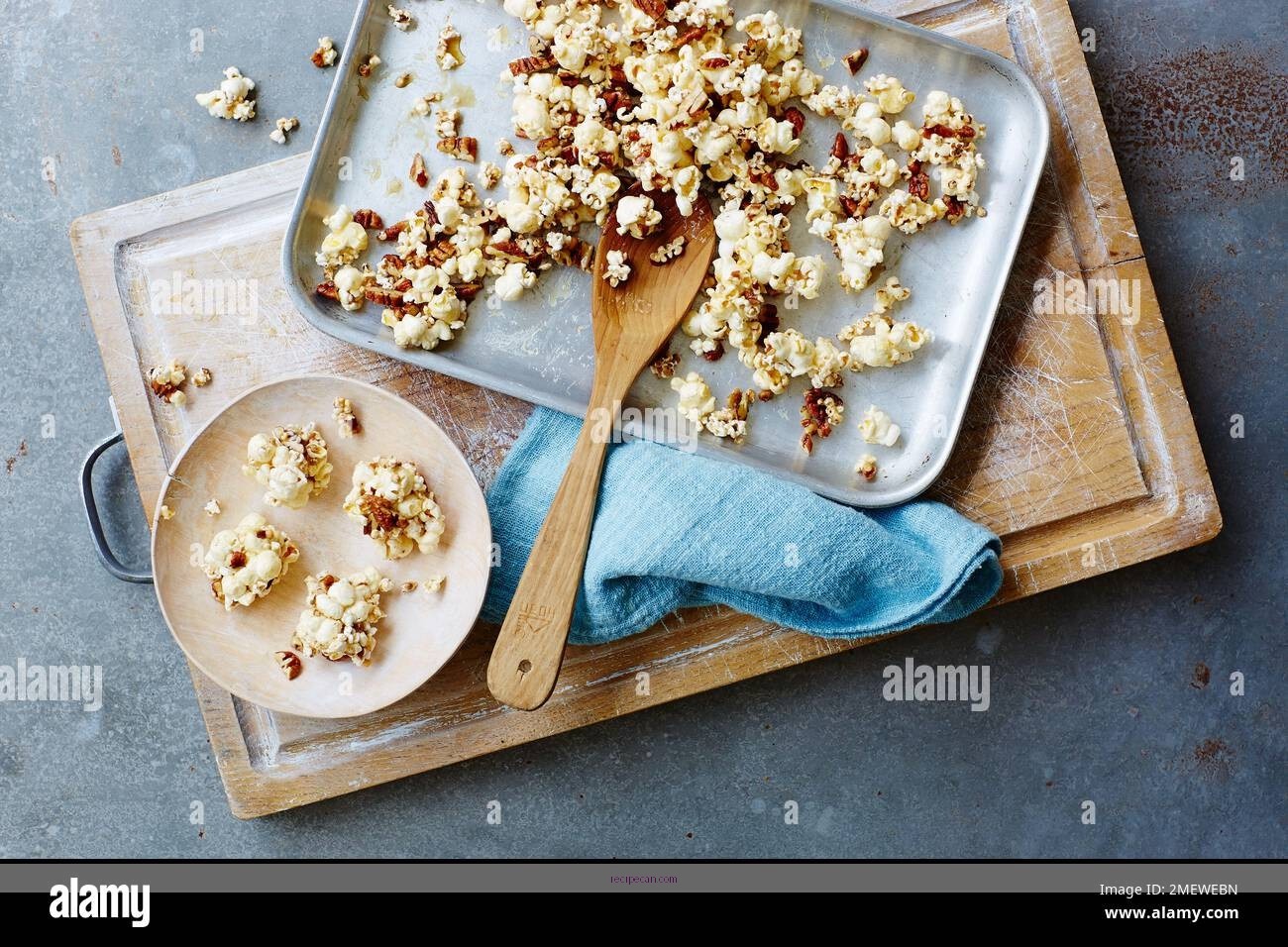 Delicious Puffed Caramel Popcorn Recipe