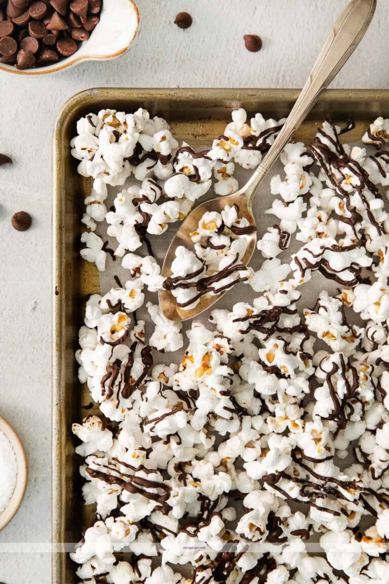 Easy Recipe for Popcorn with Chocolate Drizzle