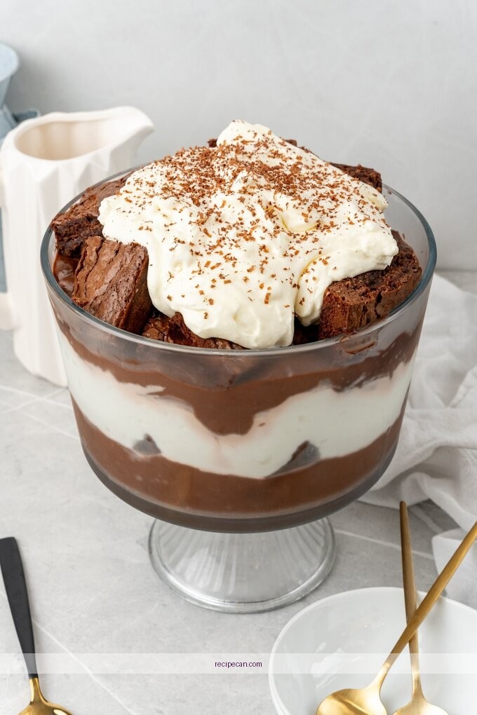 Delicious Brownie Trifle Recipe: Layered Chocolate Delight