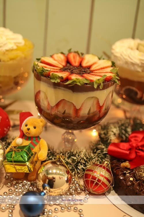 Strawberry Trifle Recipe with Angel Food Cake