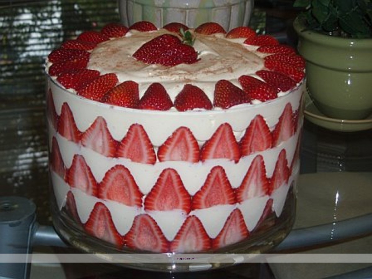 Eggnog Trifle Recipe: A Delightful Holiday Dessert