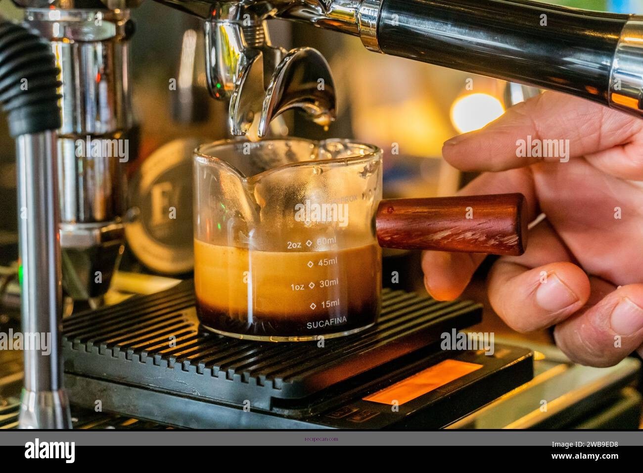 Spanish Coffee Preparation Steps Barista Expert Safely Making Spanish - spanish coffee drink recipe